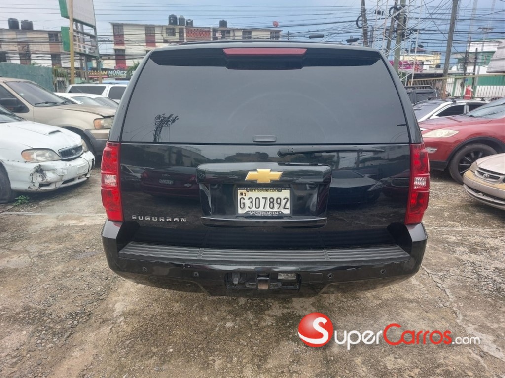 2013 Chevrolet Suburban — foto 4 / 10