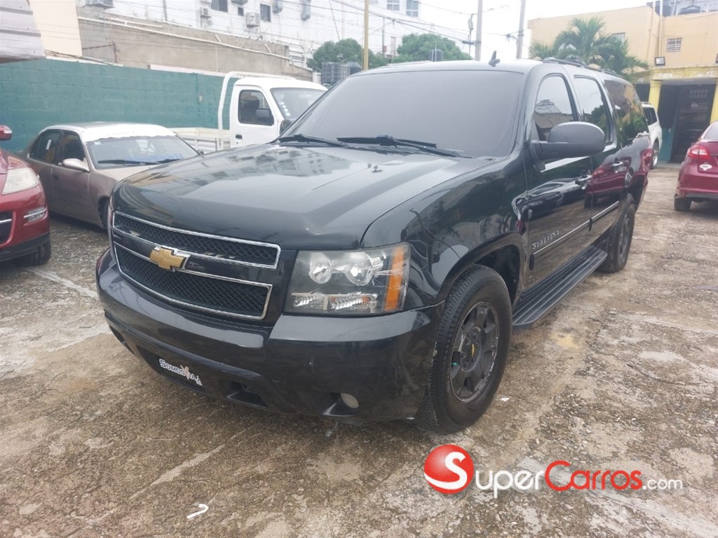2013 Chevrolet Suburban — foto 8 / 10