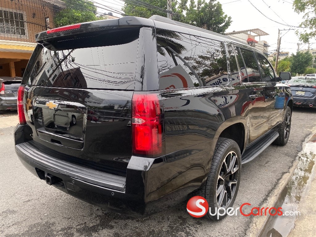 2018 Chevrolet Suburban LT — foto 6 / 9