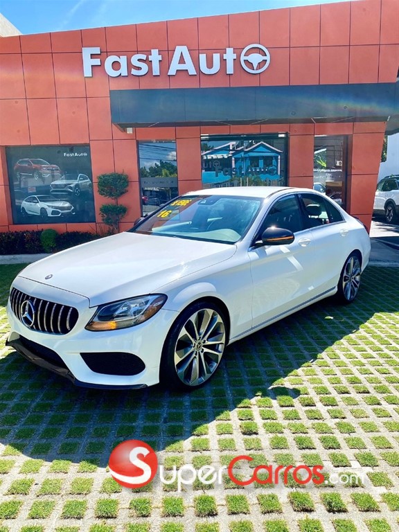 2016 Mercedes-Benz Clase C 300 — foto 2 / 9