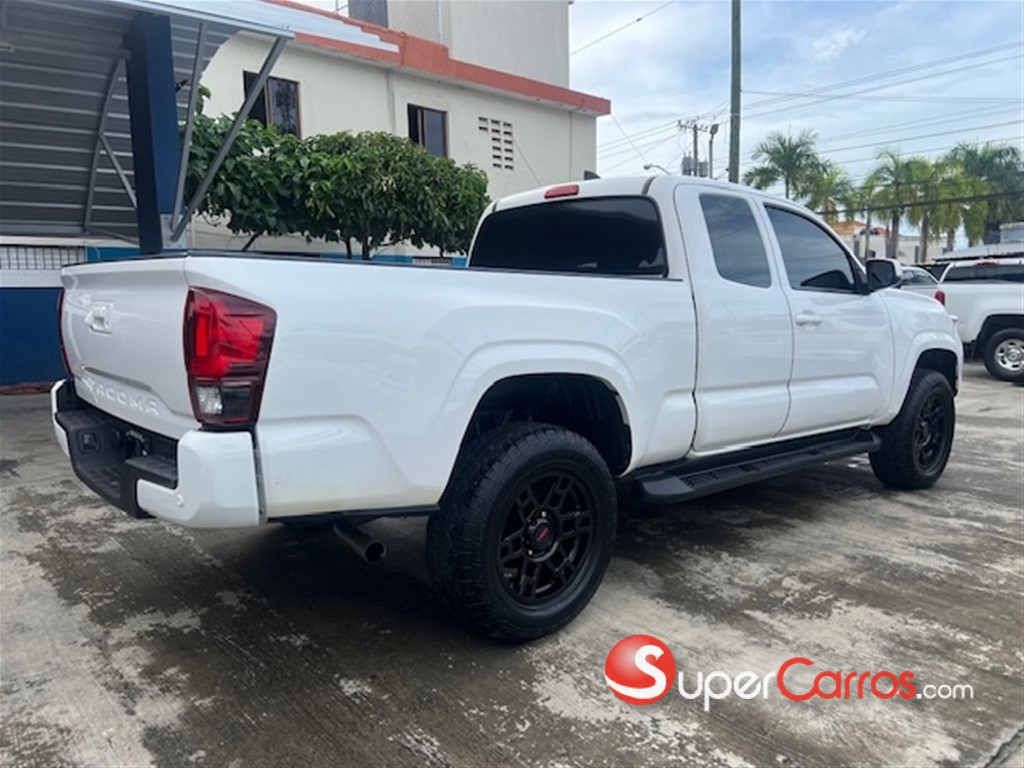 2018 Toyota Tacoma SR5 — foto 4 / 8