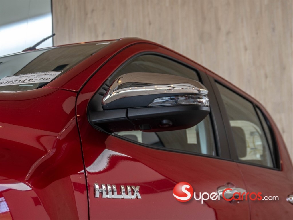 2025 Toyota Hilux Limited — foto 4 / 12