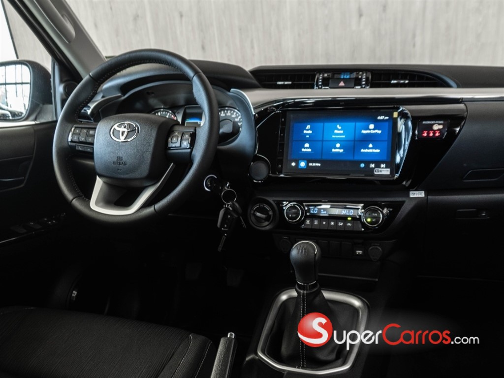 2025 Toyota Hilux Limited — foto 5 / 12
