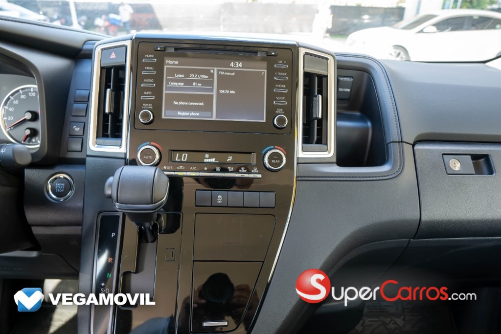 2026 Toyota Hiace VIP GL — foto 8 / 12