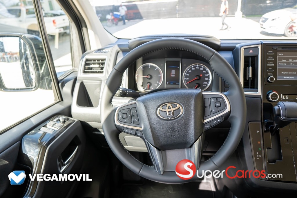 2026 Toyota Hiace VIP GL — foto 9 / 12
