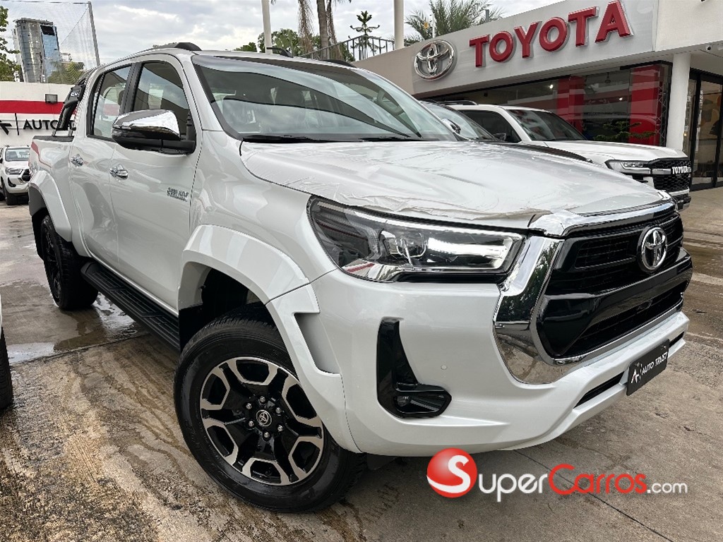 2026 Toyota Hilux WIDE TREAD