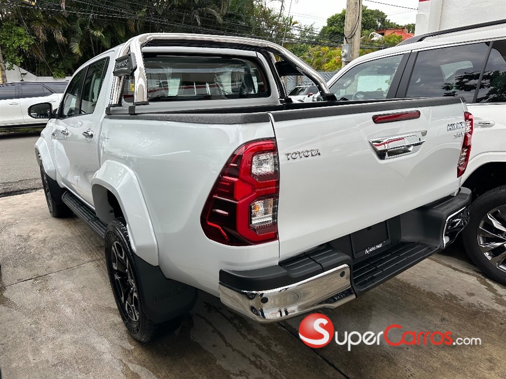 2026 Toyota Hilux WIDE TREAD — foto 4 / 9