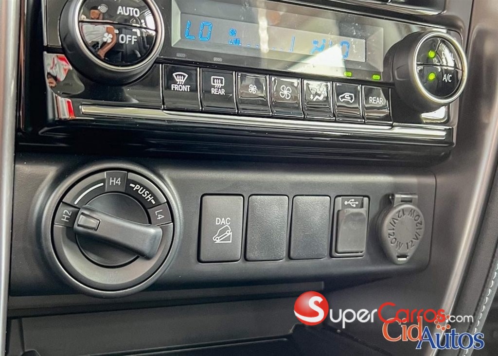 2026 Toyota Fortuner SRV — foto 7 / 9