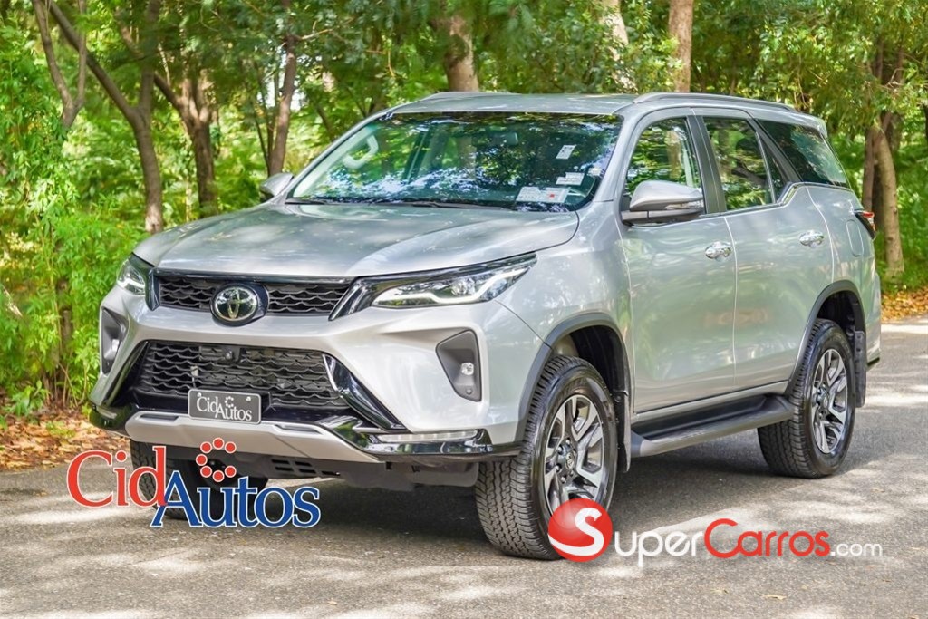 2026 Toyota Fortuner SRV TSS — foto 2 / 11