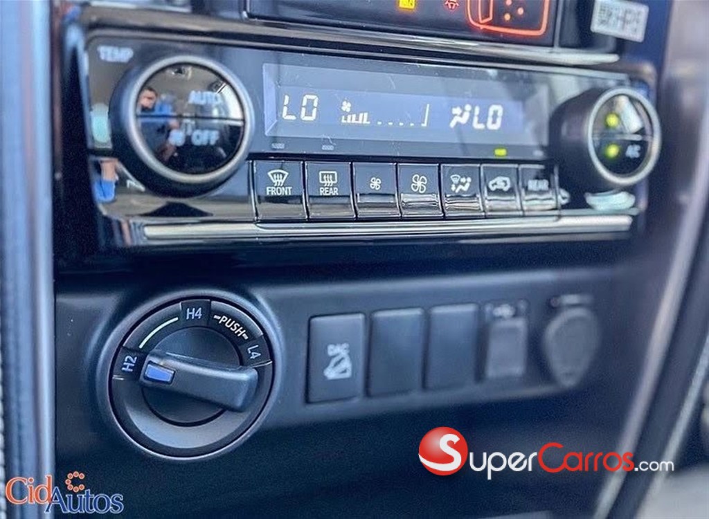 2026 Toyota Fortuner SRV TSS — foto 5 / 11