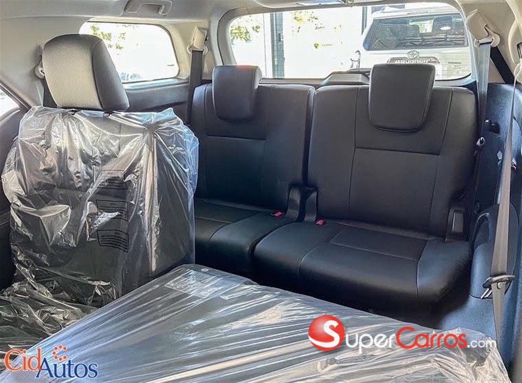2026 Toyota Fortuner SRV TSS — foto 11 / 11