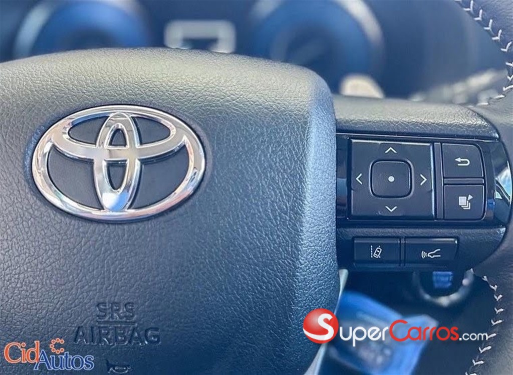 2026 Toyota Fortuner SRV TSS — foto 9 / 11