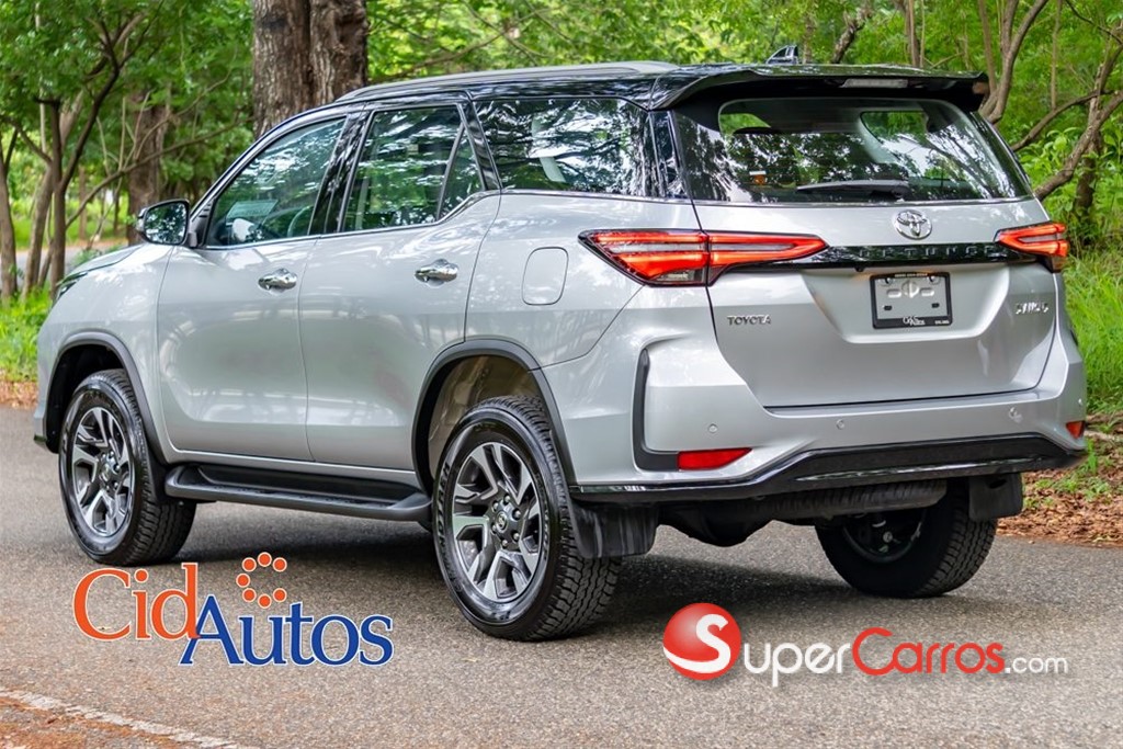 2026 Toyota Fortuner Diamond TSS — foto 9 / 11