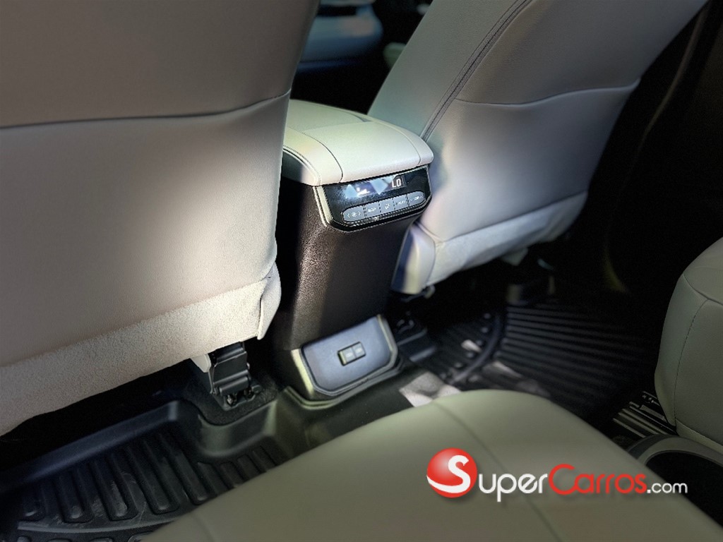2023 Toyota Highlander Hybrid XLE — foto 11 / 12