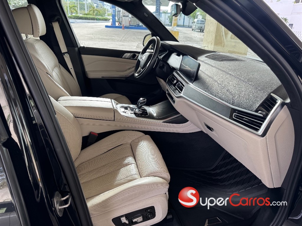 2020 BMW X 7 XDRIVE 40i — foto 8 / 12