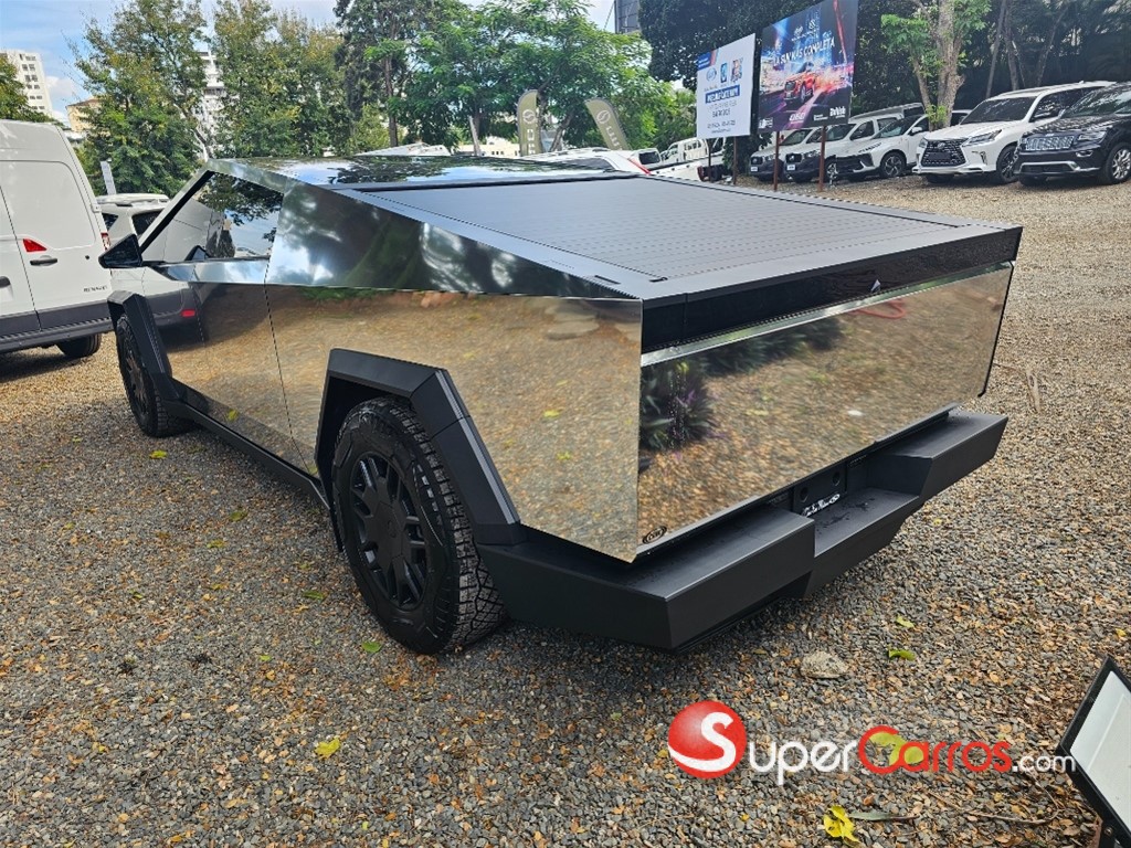 2026 Tesla CyberTruck — foto 4 / 11