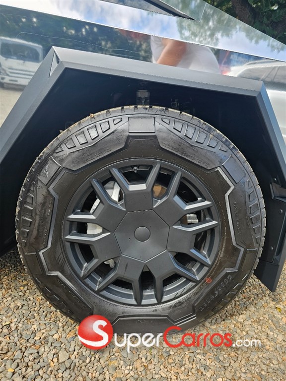 2026 Tesla CyberTruck — foto 5 / 11