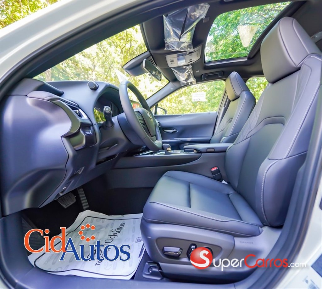 2026 Lexus UX 300 HYBRID — foto 4 / 12