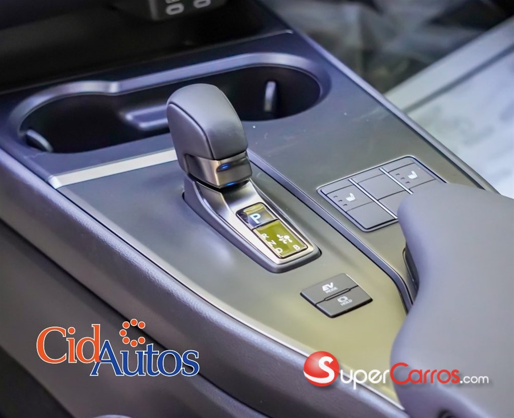 2026 Lexus UX 300 HYBRID — foto 6 / 12