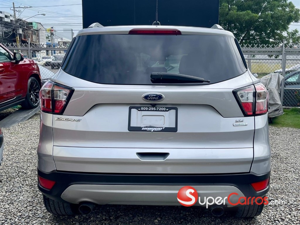 2017 Ford Escape SE — foto 6 / 10