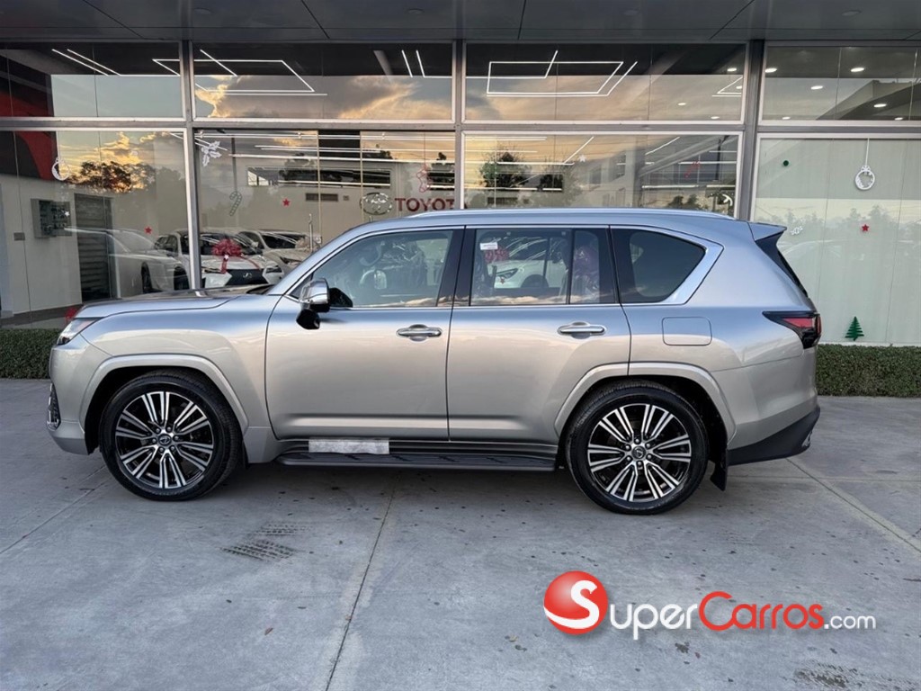 2026 Lexus LX 600 URBAN — foto 4 / 9
