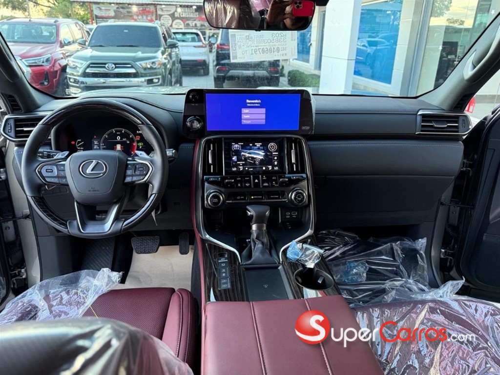 2026 Lexus LX 600 URBAN — foto 5 / 9