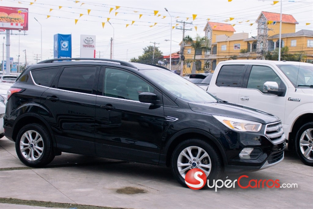 2017 Ford Escape SE Ecoboost — foto 2 / 10