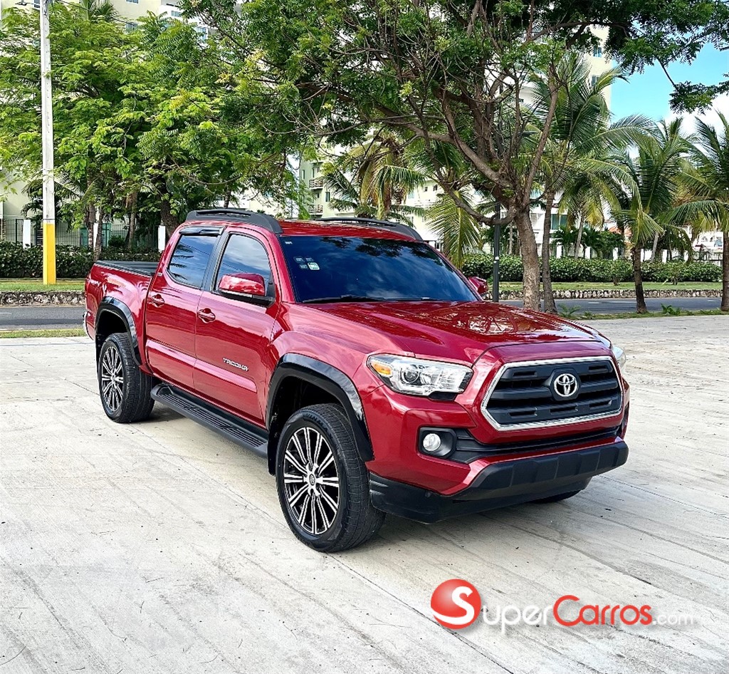 2017 Toyota Tacoma SR5 — foto 2 / 11