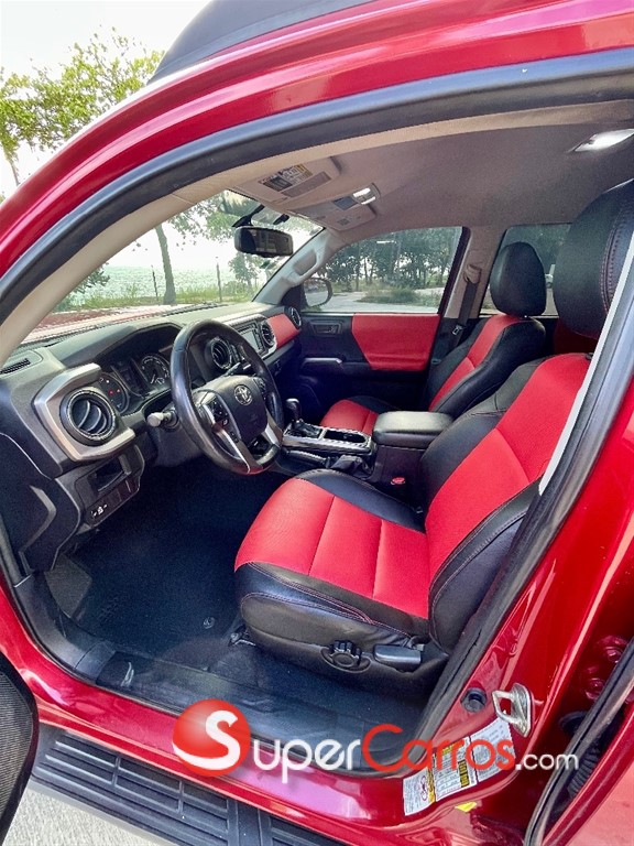 2017 Toyota Tacoma SR5 — foto 8 / 11