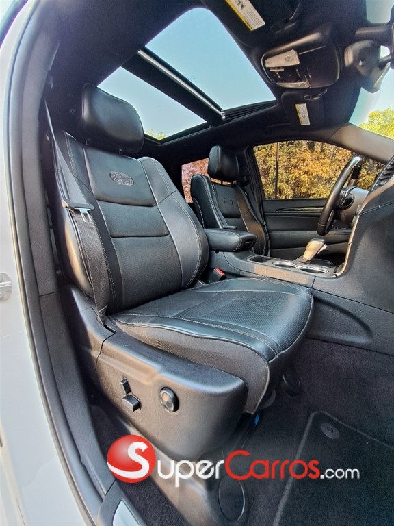 2017 Jeep Grand Cherokee Overland — foto 8 / 12
