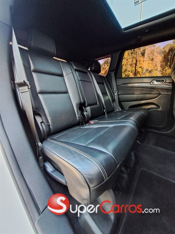 2017 Jeep Grand Cherokee Overland — foto 10 / 12