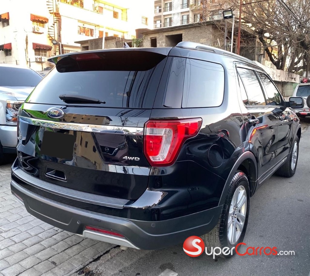 2019 Ford Explorer XLT 4WD — foto 3 / 8
