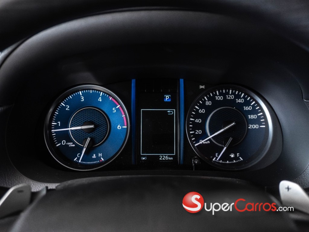 2026 Toyota Fortuner SRV TSS — foto 4 / 12