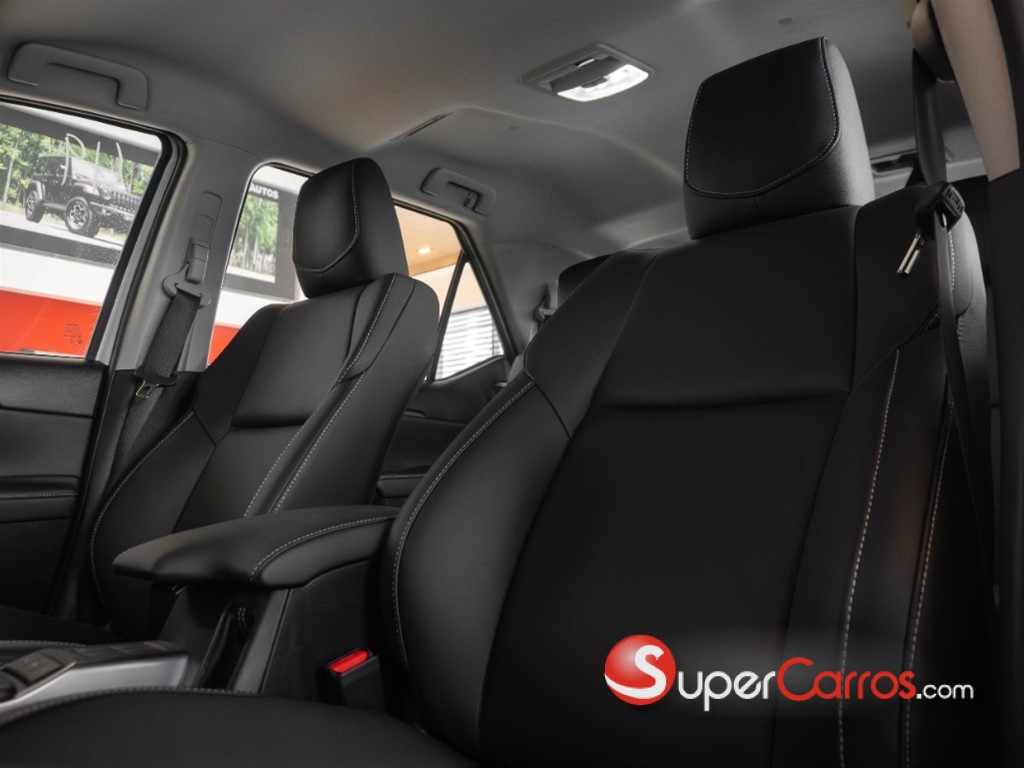 2026 Toyota Fortuner SRV TSS — foto 7 / 12