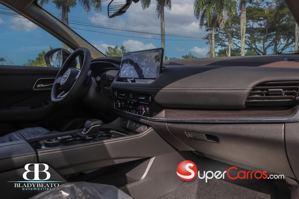 2025 Nissan X-Trail Exclusive — foto 2 / 12