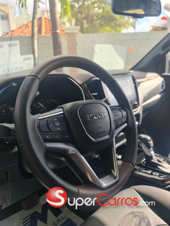 2026 Isuzu DMAX LSE — foto 5 / 9