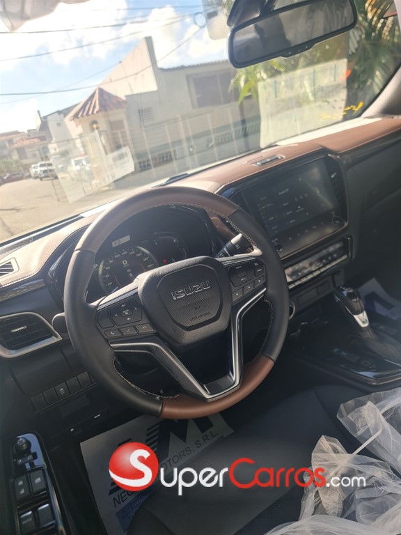 2026 Isuzu DMAX LSE — foto 7 / 9