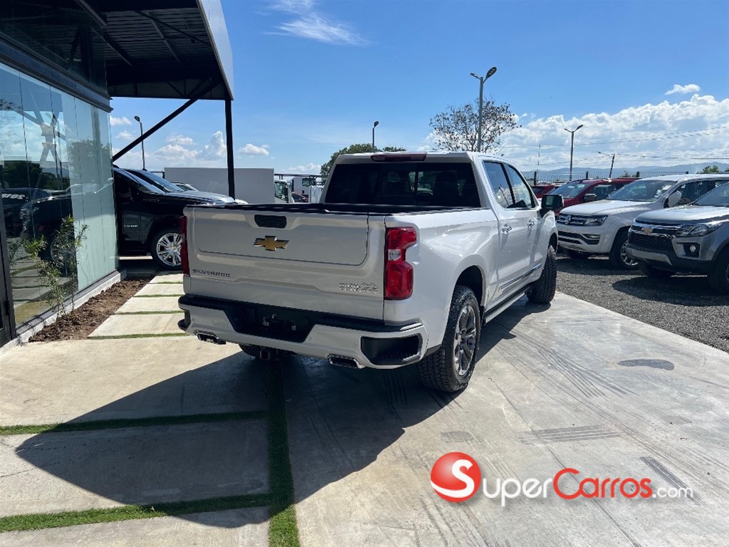 2026 Chevrolet Silverado High Country Duramax — foto 3 / 10