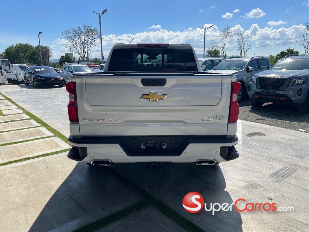 2026 Chevrolet Silverado High Country Duramax — foto 4 / 10