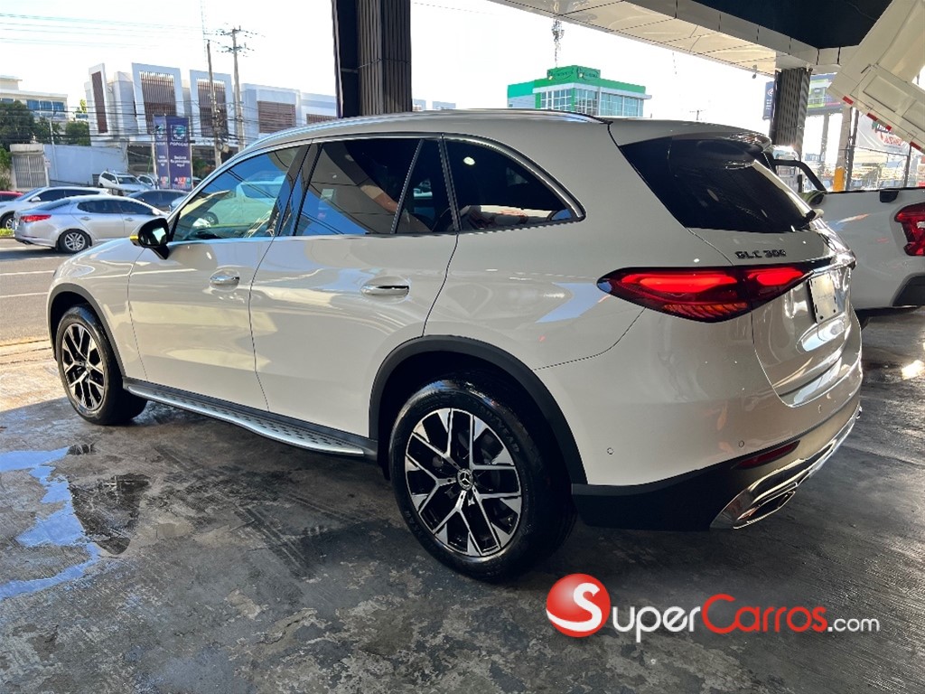2026 Mercedes-Benz Clase GLC 300 AMG — foto 3 / 9