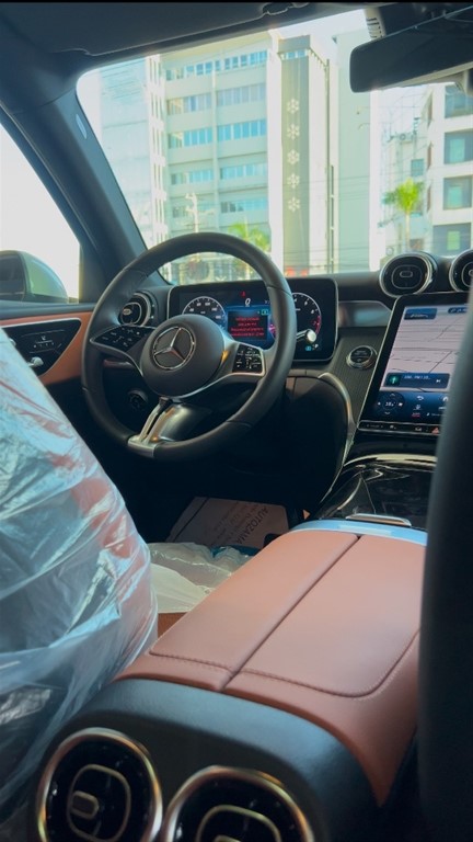 2026 Mercedes-Benz Clase GLC 300 AMG — foto 8 / 9