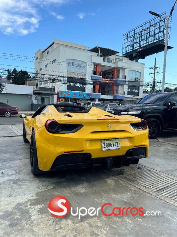 2017 Ferrari 488 Spyder — foto 3 / 12