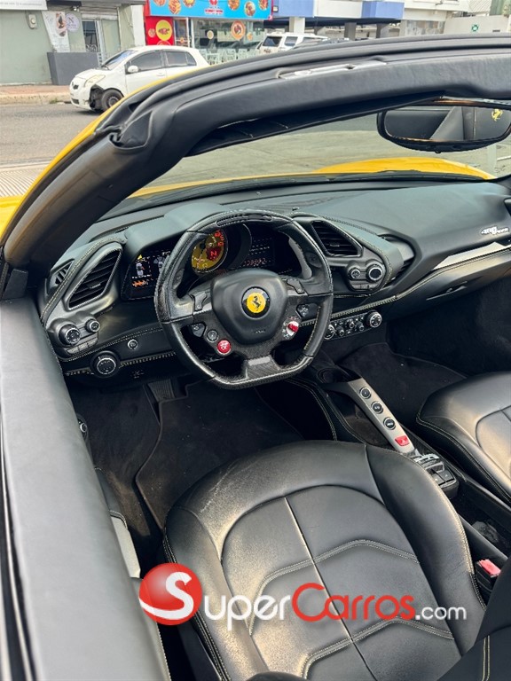 2017 Ferrari 488 Spyder — foto 9 / 12