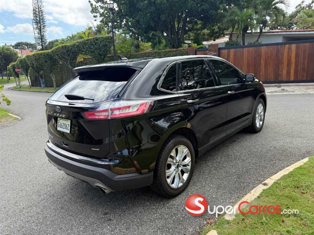 2021 Ford EDGE Titanium — foto 5 / 9