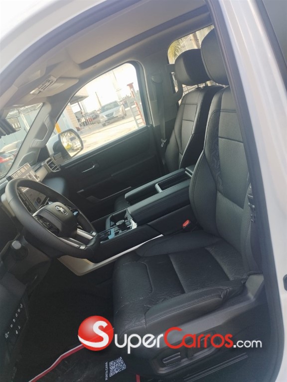 2024 Toyota Tundra LIMITED — foto 2 / 9