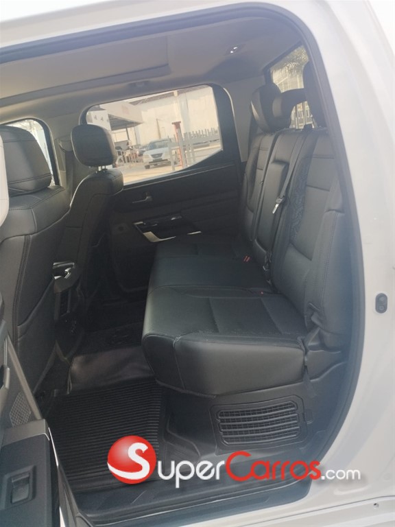 2024 Toyota Tundra LIMITED — foto 8 / 9
