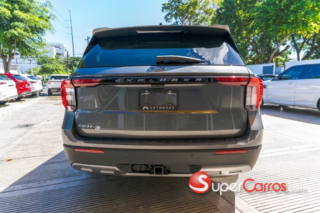 2025 Ford Explorer Active — foto 4 / 5