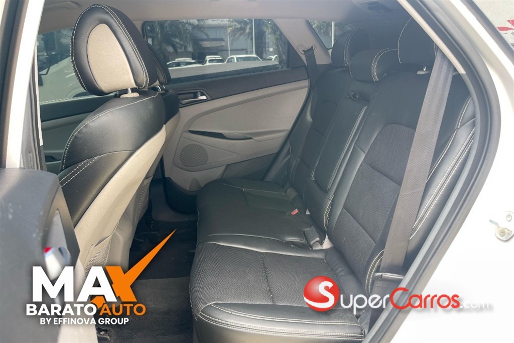 2016 Hyundai Tucson SE — foto 8 / 12
