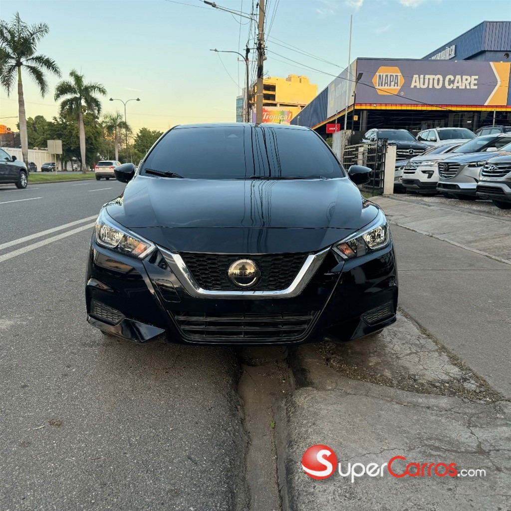 2020 Nissan Versa — foto 2 / 10