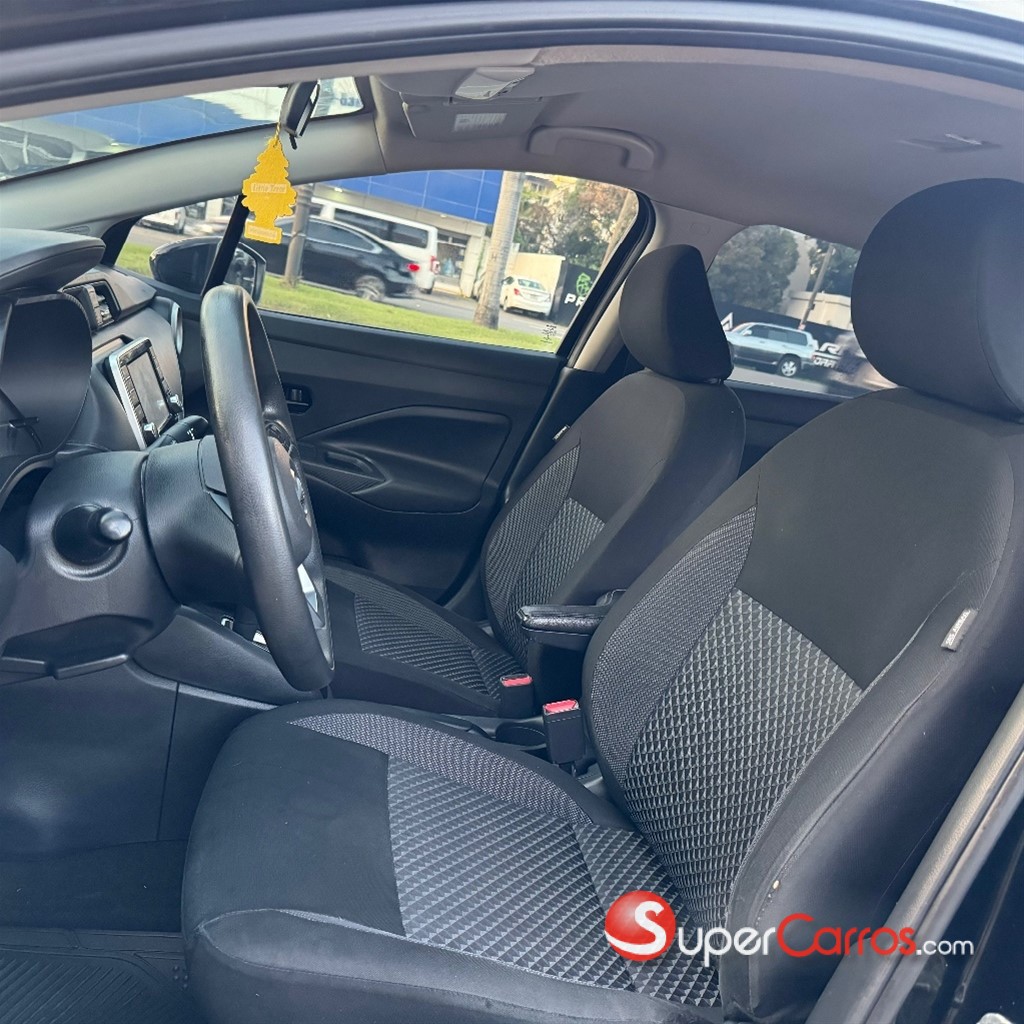 2020 Nissan Versa — foto 7 / 10
